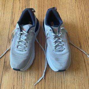 Hoka Bondi 7 tennis shoes